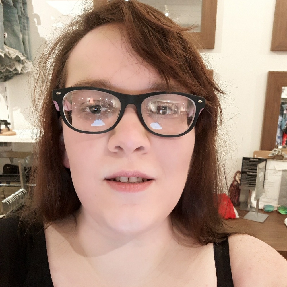 Meet your Posher, Stephanie